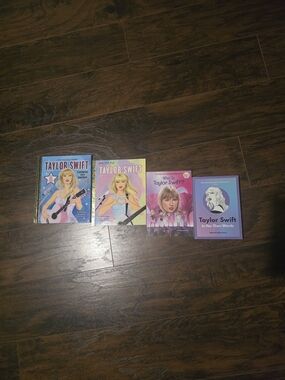 Taylor Swift | Book Lot 1 (4)